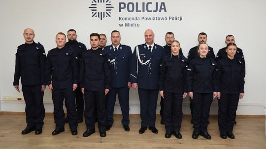 12 nowo przyjętych policjantów zasili szeregi mieleckiej Policji