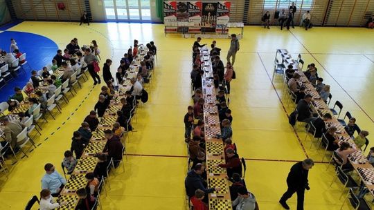 150 szachistów w Turnieju szachów błyskawicznych o puchar prezesa firmy United Logistics z Janowca