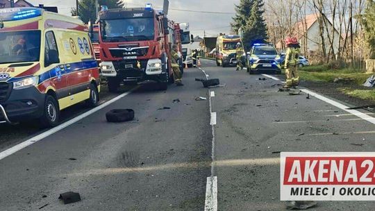 3 osoby poszkodowane w wypadku drogowym na trasie Mielec-Tarnobrzeg 3 osoby poszkodowane w wypadku drogowym na trasie Mielec-Tarnobrzeg