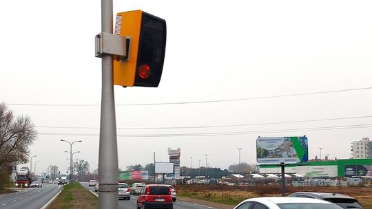 70 nowych fotoradarów stanie przy drogach krajowych – podpisano umowy na dostawę i montaż urządzeń