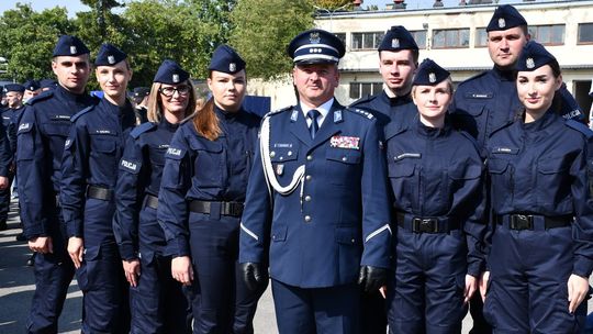 8 nowo przyjętych policjantów zasili szeregi mieleckiej Policji