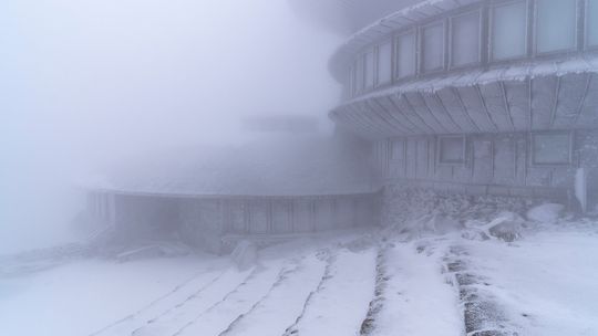 Będzie wiało. Zawieje, zamiecie, najnowsze informacje i ostrzeżenia.