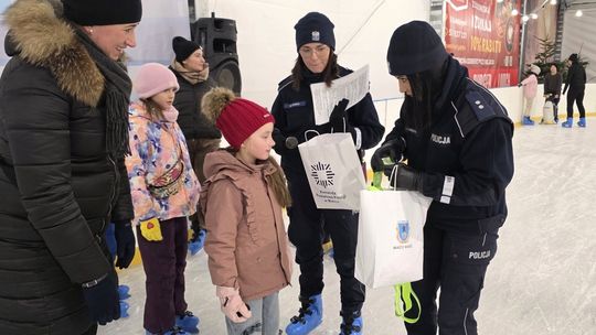 Bezpieczeństwo na lodowisku. Policja uczy i przypomina