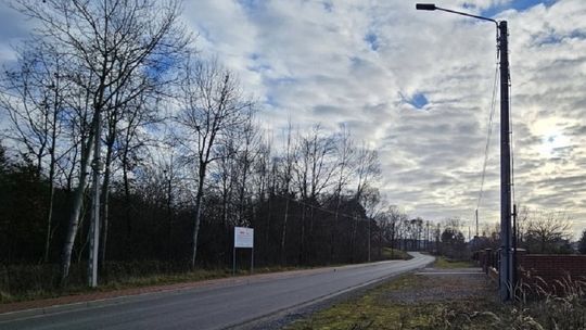 Bezpieczniej na drogach gminy Radomyśl Wielki. Zamontowano dodatkowe oświetlenie