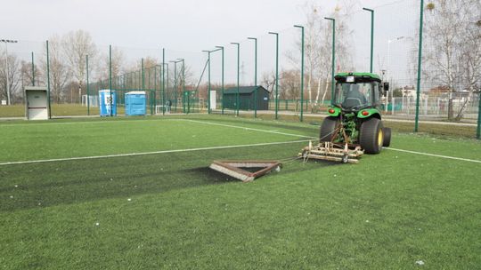 Boisko ze sztuczną trawą przywrócone do użytkowania