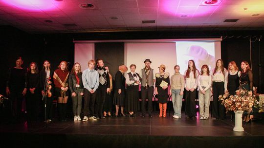 Cztery etiudy teatralne na scenie Domu Kultury SCK Cztery etiudy teatralne na scenie Domu Kultury SCK