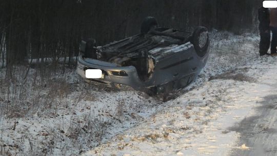 Dachowanie pojazdu na drodze powiatowej w miejscowości Przecław - Łączki Brzeskie