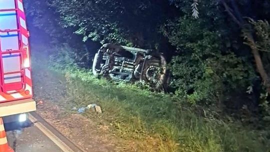 Dachowanie samochodu w Nowej Jastrząbce. Utrudnienia na trasie między Mielcem a Lisią Górą