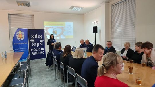 Debata w Radomyślu Wielkim - mieszkańcy z Policją o bezpieczeństwie