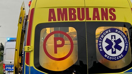 Dramat nad wodą. 81-latek wyciągnięty z jeziora. Policjant i strażacy ruszyli na ratunek