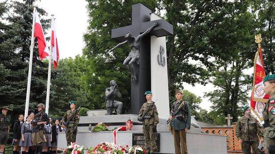 Dzisiaj o godzinie 17: 00 w Polsce zawyją syreny. 81. rocznica wybuchu Powstania Warszawskiego.