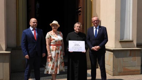 Gmina Przecław otrzymała promesę na remont zabytkowego kościoła parafialnego p.w. Wniebowzięcia N.M.P. w Przecławiu