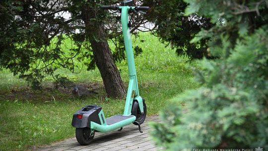 Hulajnoga elektryczna to wygoda, ale zobowiązuje także do zachowania przepisów
