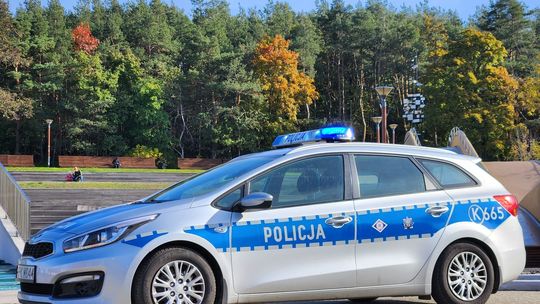 Jechał peugeotem 121 km/h przez Jamy. Teraz trzy miesiące spacerkiem