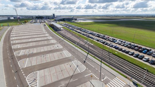 Jeszcze większy parking przy lotnisku w Jasionce!