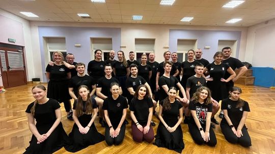 Już coraz bliżej do Koncert Świąteczny RZESZOWIAKÓW Już coraz bliżej do Koncert Świąteczny RZESZOWIAKÓW