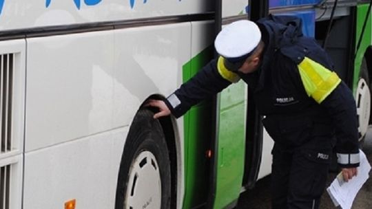 Kierowca autobusu chciał zawieźć dzieci na wycieczkę, mimo że wcześniej pił alkohol