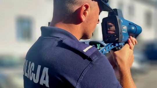 Kolejni kierowcy jechali zdecydowanie za szybko. Ponieśli surowe konsekwencje