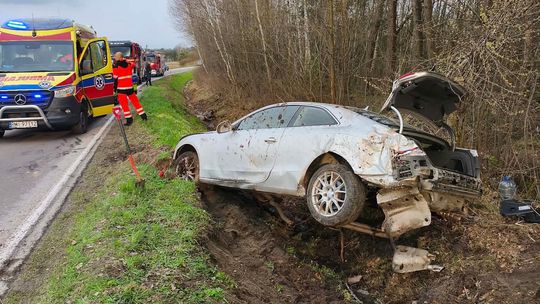 Kolizja samochodu w Dulczy Wielkiej