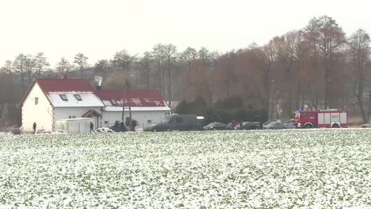 Ktoś zostawił przed domem paczkę, przy otwieraniu wybuchła. Ranne trzy osoby, w tym dwoje dzieci