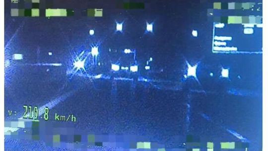 Licznik pokazał  210km/h- to była prędkość