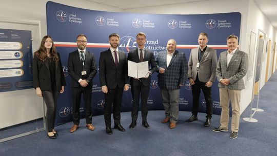 Lotnisko Mielec Ośrodkiem Szkolenia. Certyfikat odebrany w Warszawie