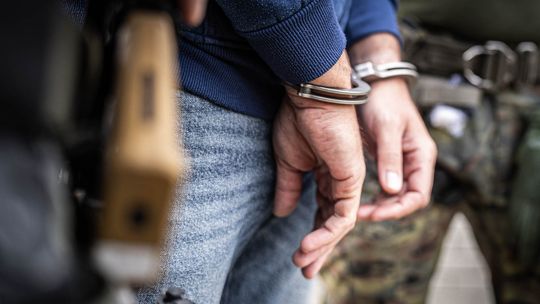 Mielczanin wyprowadzony przez policję z domu w Wigilię. Żona zgłosiła przemoc domową!