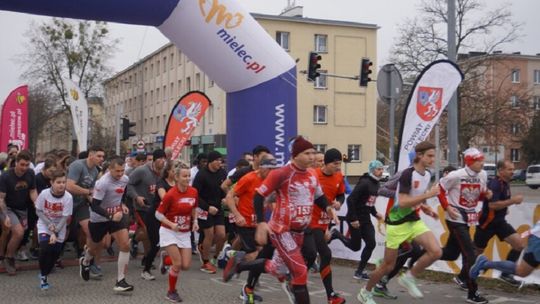 Mielec. Narodowe Święto Niepodległości na sportowo