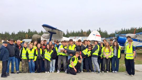 Młodzież poznaje historię mieleckiego lotnictwa