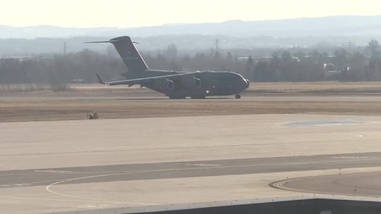 Na lotnisku w Jasionce pod Rzeszowem lądują kolejne amerykańskie samoloty wojskowe