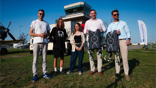 Nowe spadochrony dla mieleckich szybowników