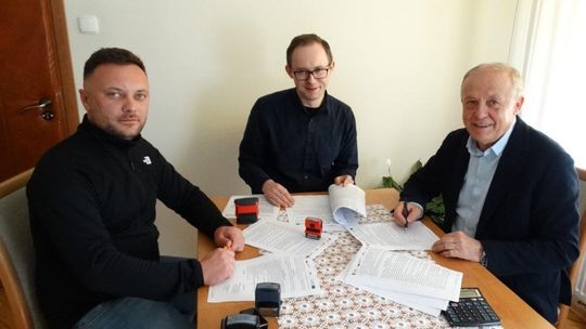 Podpisane. Będzie kanalizacja w Grochowem II Podpisane. Będzie kanalizacja w Grochowem II