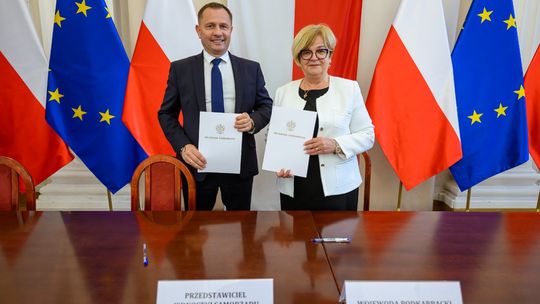 Podpisanie umowy. Większe bezpieczeństwo mieszkańców Gminy Przecław.