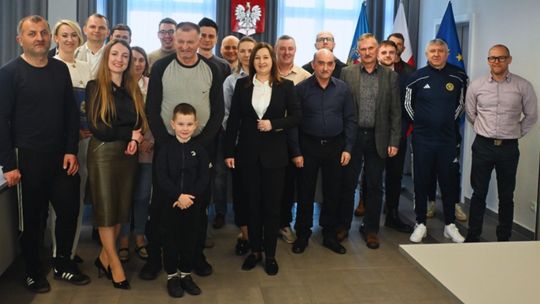 Podpisano umowy na realizację zadań sportowych w Gminie Radomyśl Wielki Podpisano umowy na realizację zadań sportowych w Gminie Radomyśl Wielki