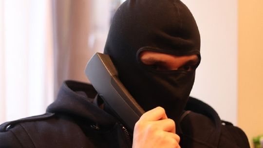 Policja przestrzega przed oszustami. Znów rozdzwoniły się telefony w Mielcu i regionie Policja przestrzega przed oszustami. Znów rozdzwoniły się telefony w Mielcu i regionie