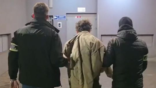 Policja rozbiła zorganizowaną grupę wyłudzającą pieniądze od użytkowników portalu Facebook