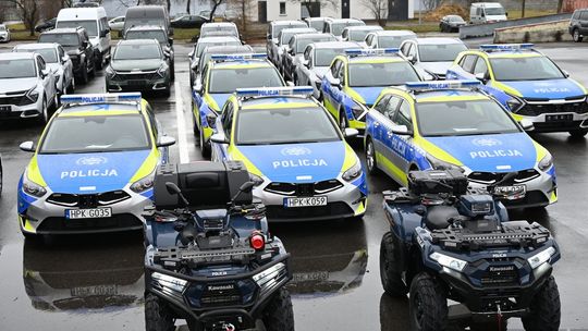 Policja wzbogaciła się o nowe pojazdy i sprzęt. Trafią do jednostek z podkarpacia