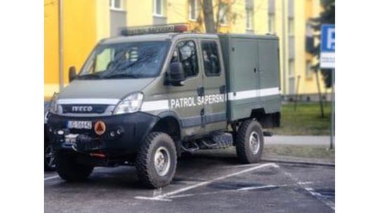 Policjanci zabezpieczali miejsce znalezienia niewybuchu
