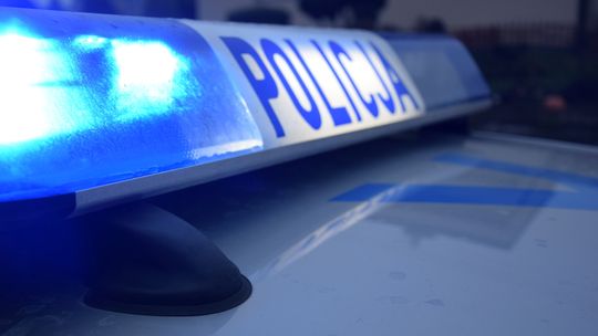 Policjanci zatrzymali troje poszukiwanych w jednym mieszkaniu