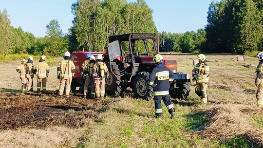 Pożar ciągnika rolniczego podczas prac rolnych