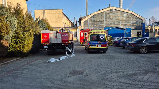 Pożar w hucie szkła w Jaśle, wyciekło płynne szkło Pożar w hucie szkła w Jaśle, wyciekło płynne szkło