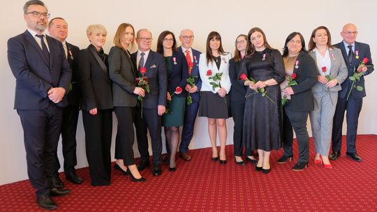 Pracownicy Powiatowego  Urzędu  Pracy w Mielcu nagrodzeni medalami