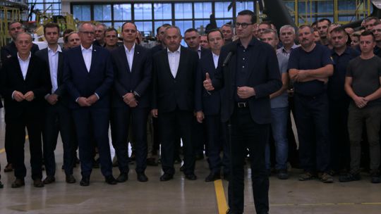 Premier Mateusz Morawiecki w Polskich Zakładach Lotniczych w Mielcu