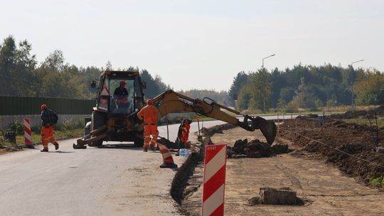 Przebudowa  ulicy Inwestorów w Mielcu w trakcie. Będą również nowe chodniki