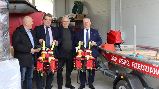 Przekazano sprzęt dla jednostek w Chorzelowie i Rzędzianowicach
