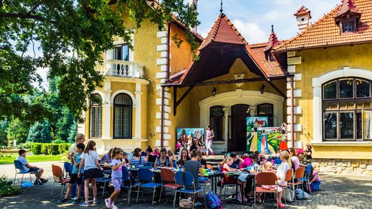 Rodzinne Warsztaty Artystyczne i techniki Scrapbookingu w Pałacyku Oborskich