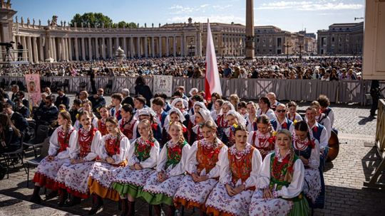 "Rzeszowiacy" zaśpiewali "Barkę" na Placu św. Piotra w Wtykanie