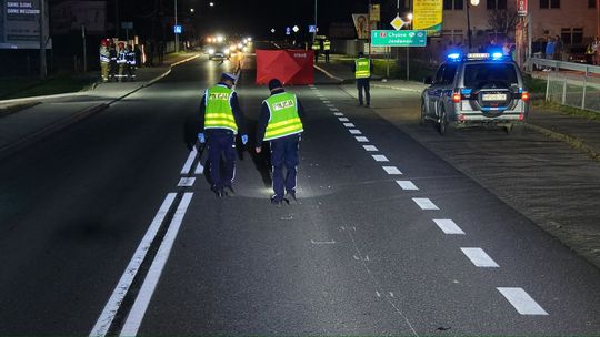 Śmiertelny wypadek w Spytkowicach. Nie żyje 13-letni rowerzysta potrącony przez tira w Małopolsce Śmiertelny wypadek w Spytkowicach. Nie żyje 13-letni rowerzysta potrącony przez tira w Małopolsce
