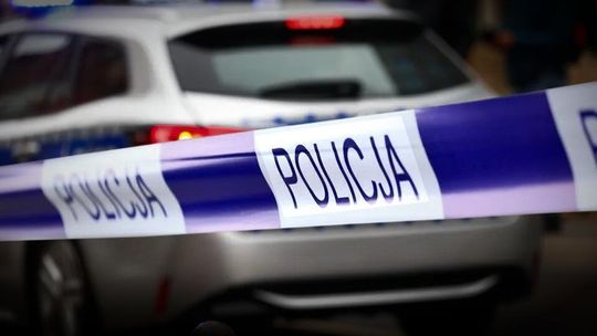 Tajemnicza śmierć 37-letniego Ukraińca przed hotelem w Sanoku. Śledczy nie wykluczają udziału osób trzecich