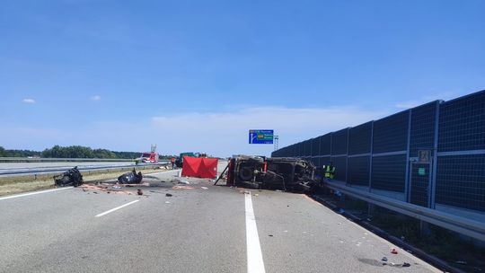 Tragiczny wypadek na autostradzie. Nie żyje dwóch mężczyzn